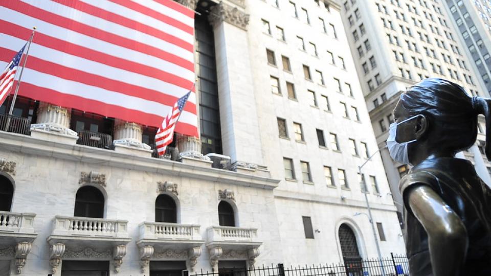 Fearless girl bij NYSE tijdens coronacrisis