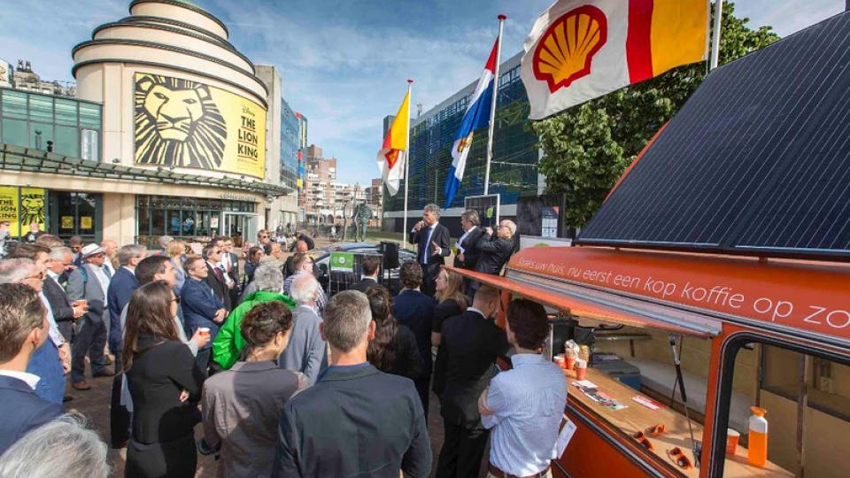 Mark van Baal bij AVA Shell