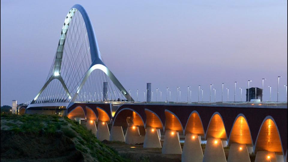 Brug bij Nijmegen