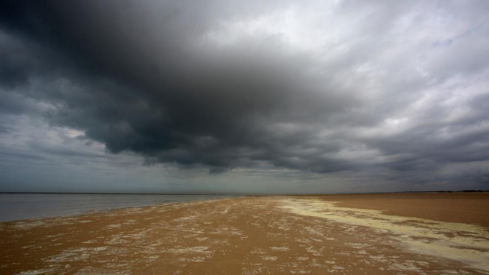 Donkere wolken boven de aandelenmarkten